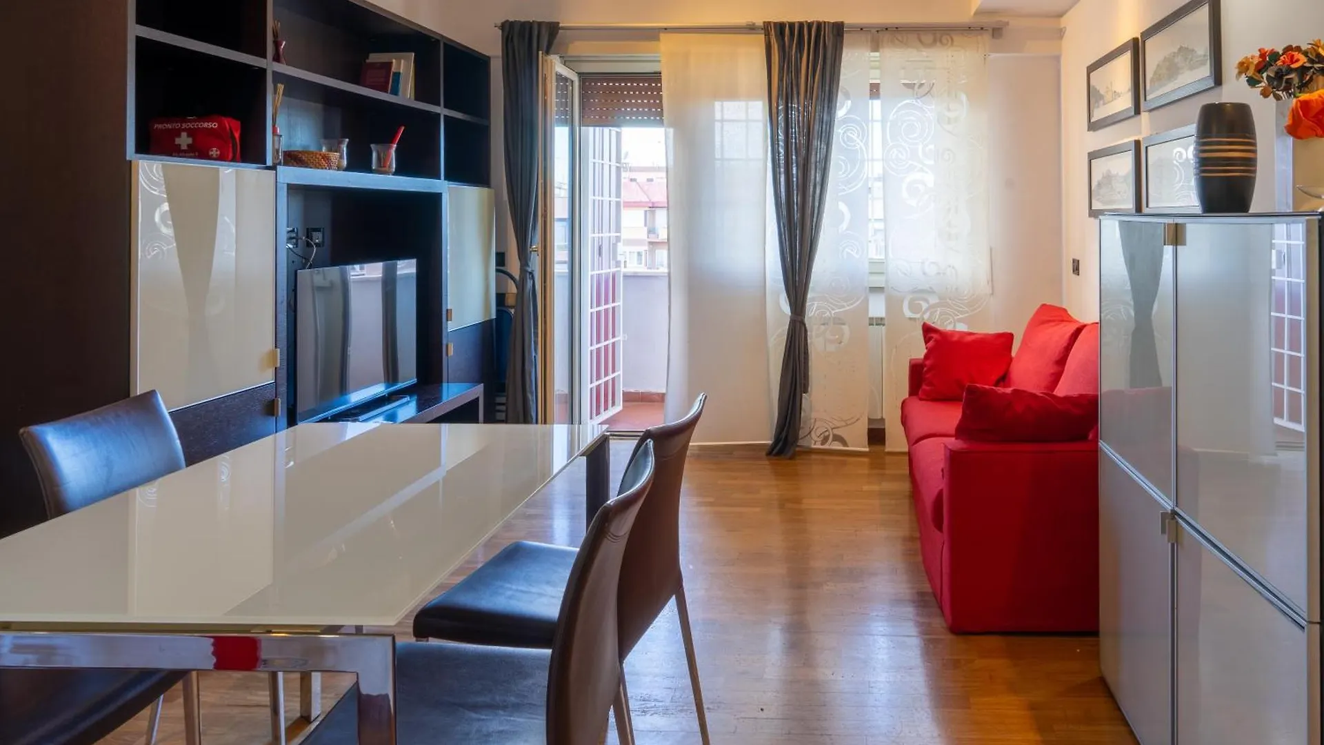Comfortable, Wide And Cozy Apartment location
